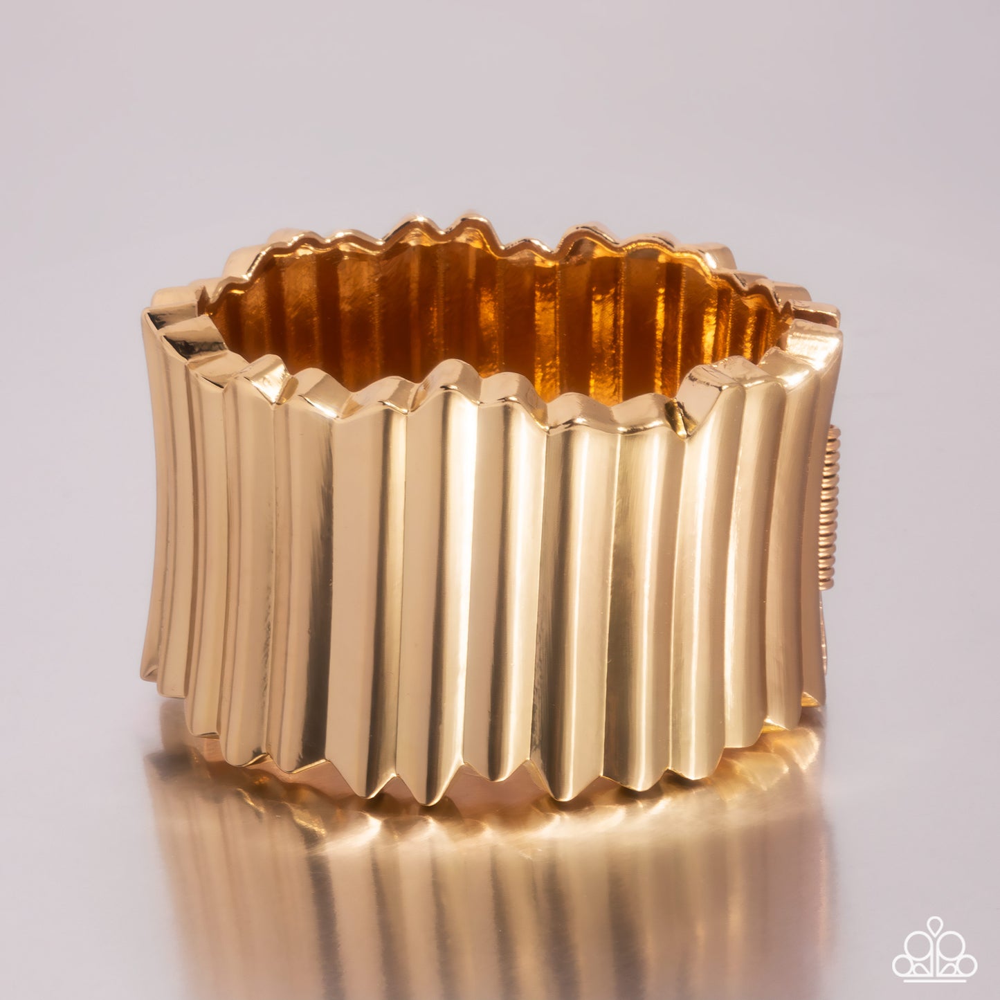 Paparazzi Accessories - Warped Welcome - Gold Bracelet