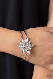 Paparazzi Accessories - Chic Corsage - White Bracelet