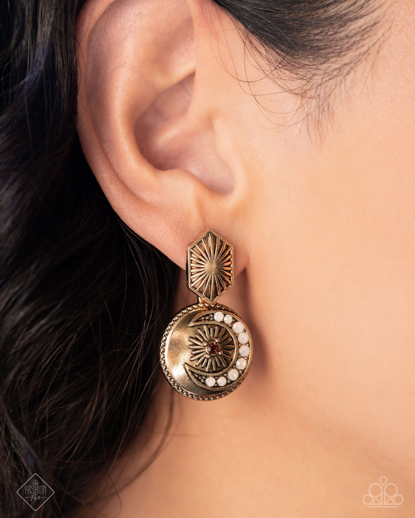 Paparazzi Accessories - Eclectic Energy - Gold Earrings