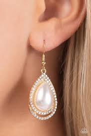 Paparazzi Accessories - Effortless Elegance - Gold Earrings