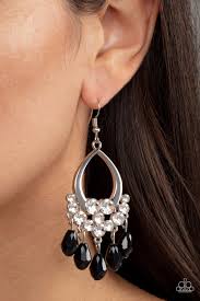 Paparazzi Accessories - Famous Fashionista - Black Earrings