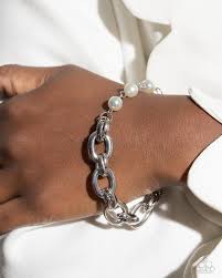 Paparazzi  Accessories - Pearl Pairing - Silver Bracelet