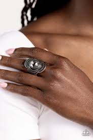 Paparazzi Accessories - Entrancing Edge - Silver Ring