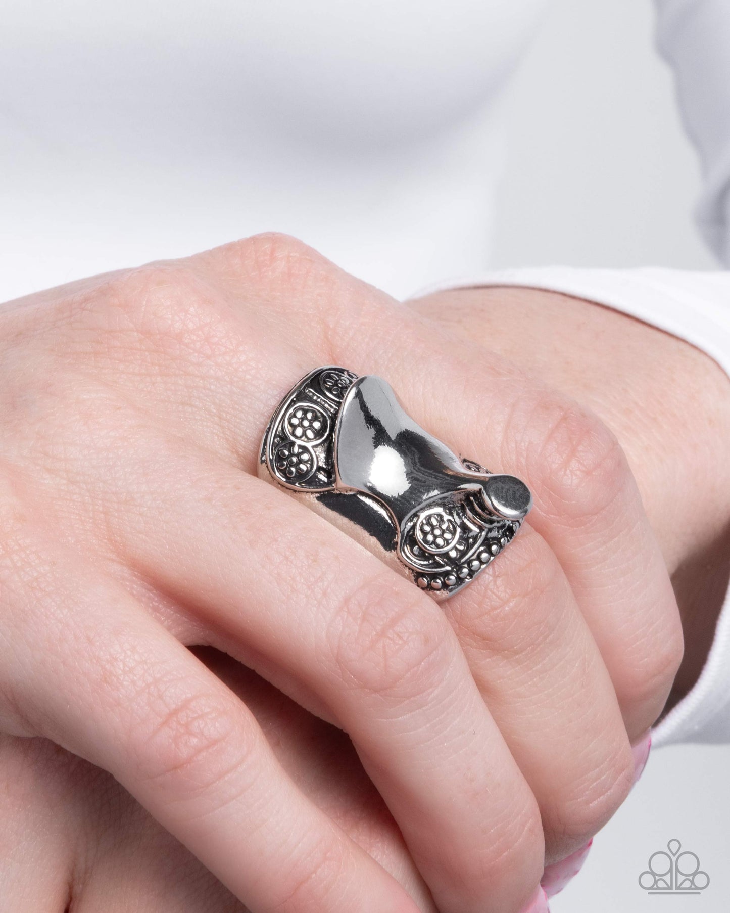 Paparazzi Accessories - Equestrian Elegance - Silver Ring