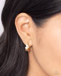 Paparazzi  Accessories - Textured Tease - Gold Earrings