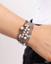 Paparazzi Accessories - Showtime Sparkle - Black Bracelet